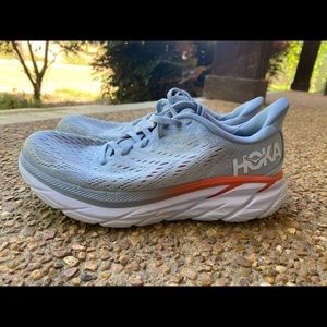 Womens Hoka Clifton 8 in blue fog/plein air size 7